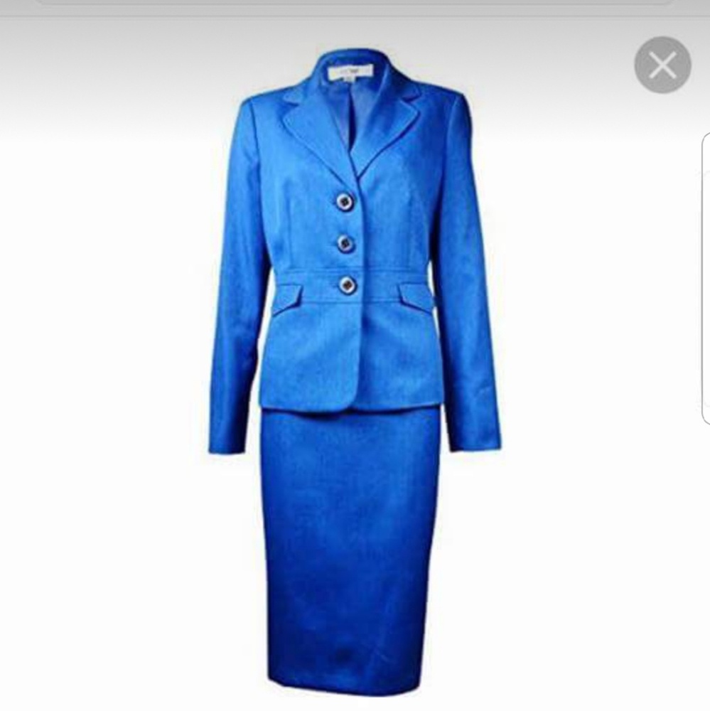 NWT Ladies 2 Pcs Suit - Le Suit